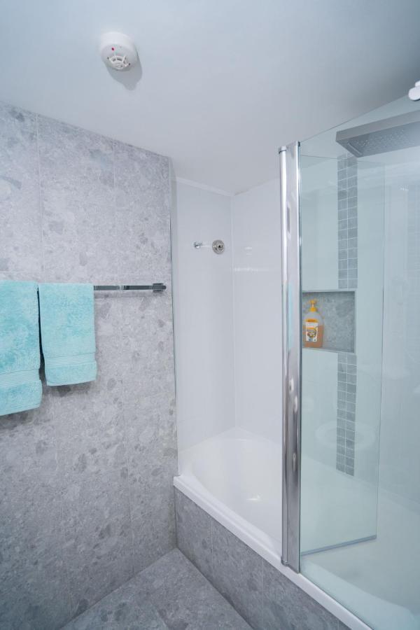 Large Surfers Paradise Apartment With Fantastic Views ゴールドコースト エクステリア 写真
