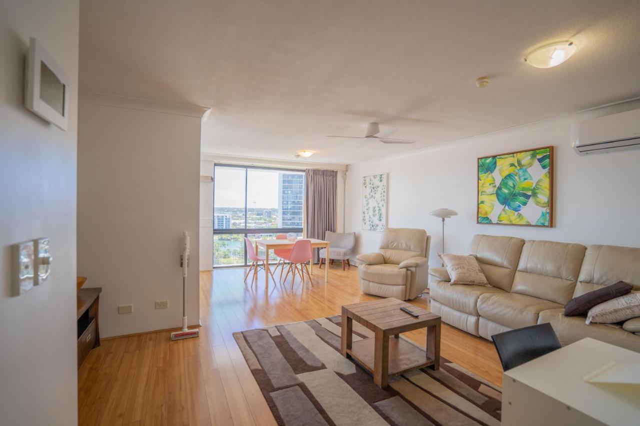 Large Surfers Paradise Apartment With Fantastic Views ゴールドコースト エクステリア 写真