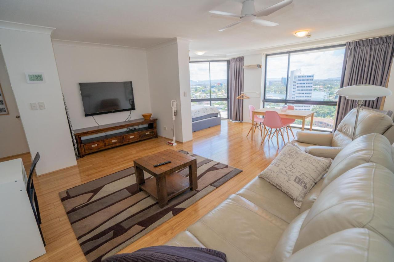 Large Surfers Paradise Apartment With Fantastic Views ゴールドコースト エクステリア 写真